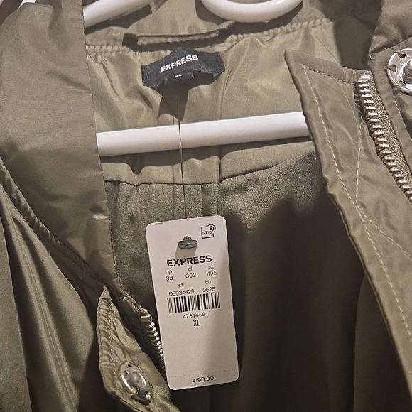 Express Olive Puffer Jacket - Picture 2 of 3